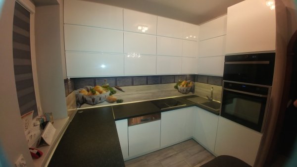 Piastów - panele szklane w kuchni